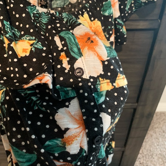 Florals top - Picture 2 of 4